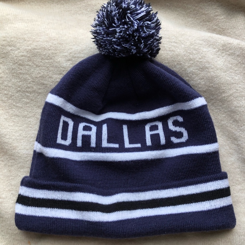 Dallas Cowboy Beanie - Picture 3 of 3